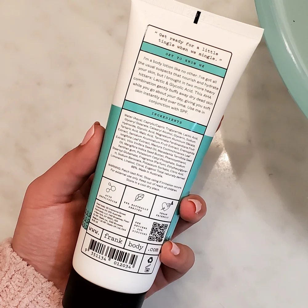 Smoothing AHA Body Lotion - Mint and White